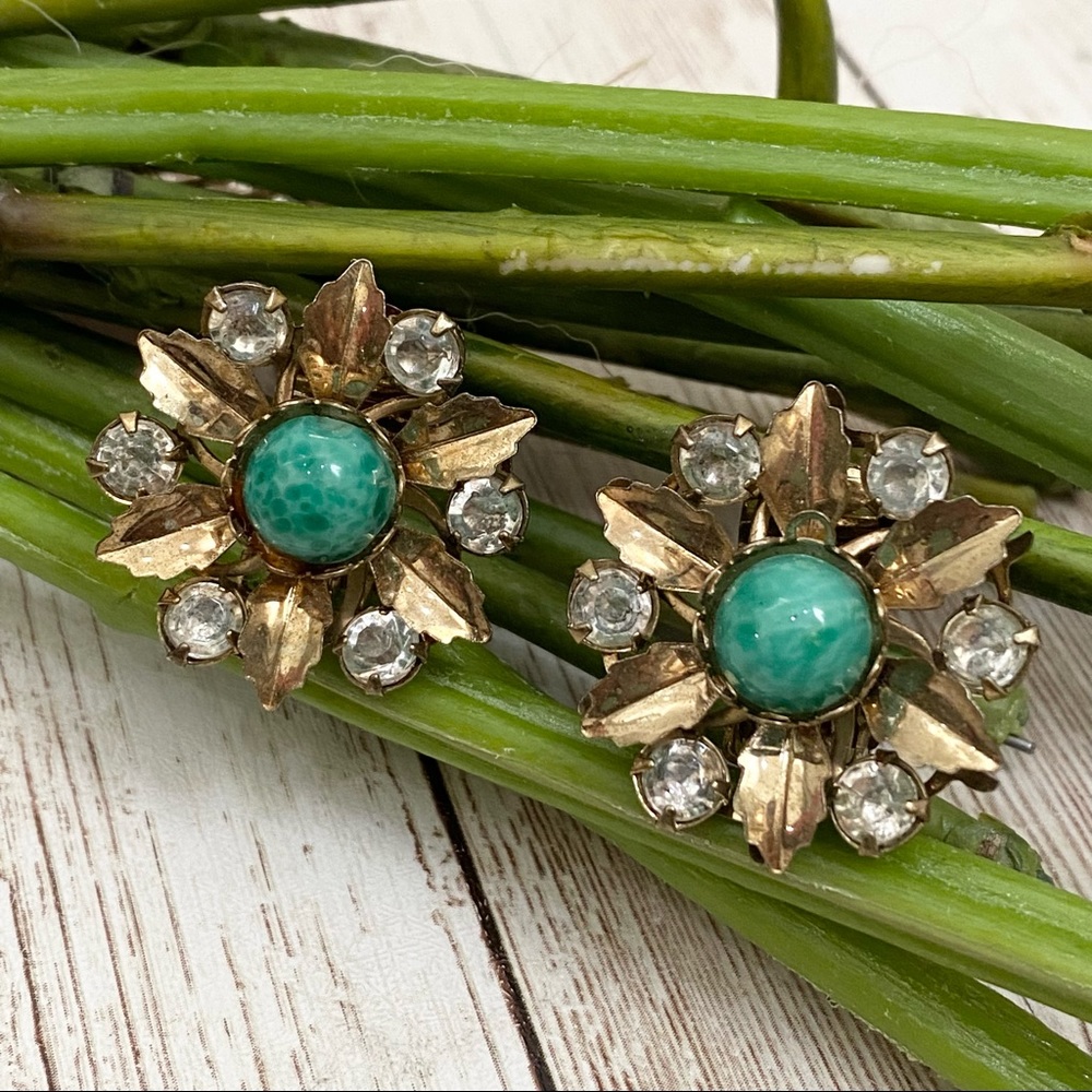 Vintage Retro Unsigned Malachite 3D Flower Clip On Earrings